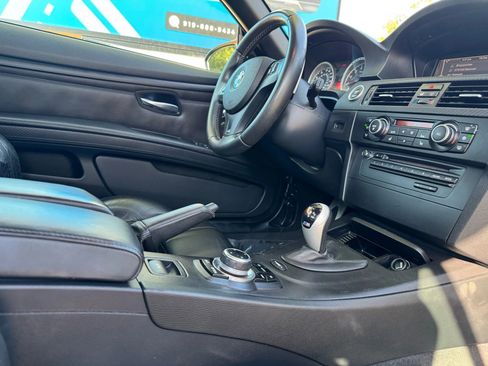 Used 2010 BMW M3 Convertible 2D image 29