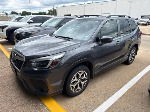 Used 2021 Subaru Forester Premium w/ Popular Package #1 AWD/4WD image 2