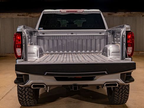 Used 2023 GMC Sierra 1500 Elevation w/ X31 Off-Road Package image 9