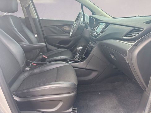 Used 2022 Buick Encore Preferred w/ Safety Package FWD image 15