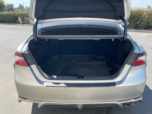 Used 2023 Toyota Camry SE image 19