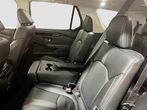 Used 2025 Honda Pilot EX-L image 24