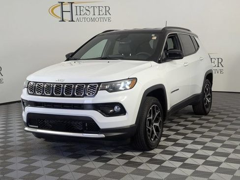 Used 2025 Jeep Compass Limited AWD/4WD image 4