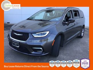 Used 2022 Chrysler Pacifica Touring-L w/ Uconnect Theater Family Group AWD/4WD video 1