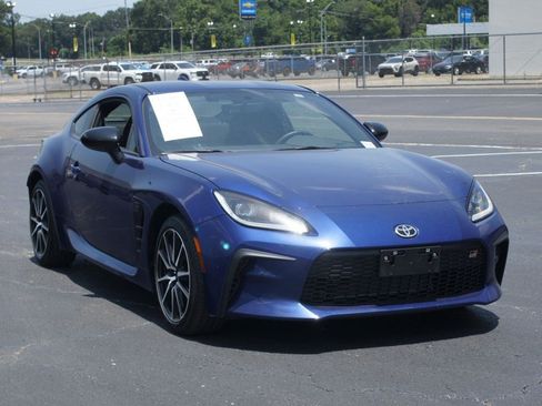 Used 2024 Toyota GR86 RWD image 19