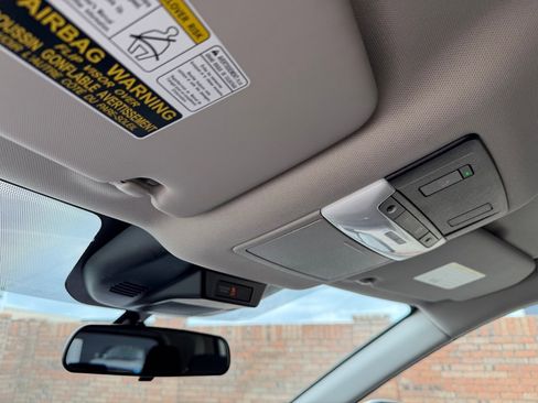 Used 2023 Nissan Rogue SV image 25