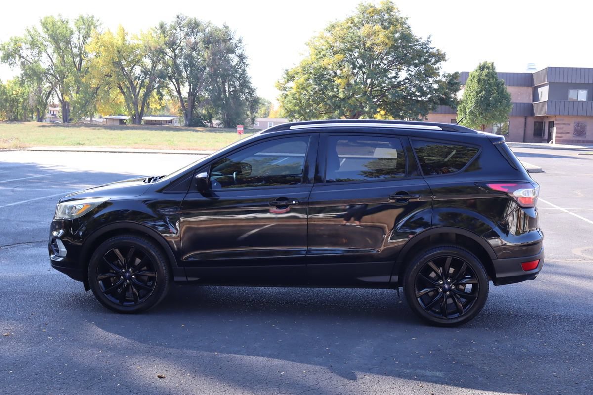 Used 2017 Ford Escape SE w/ Equipment Group 201A AWD/4WD image 9