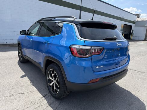 Used 2024 Jeep Compass Limited AWD/4WD image 5