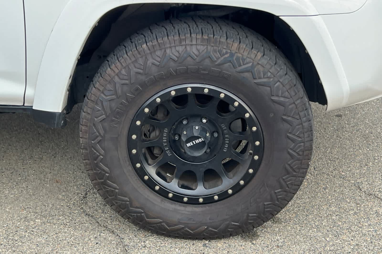 Used 2018 Toyota 4Runner SR5 AWD/4WD image 18