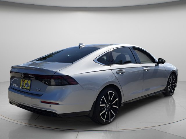 Used 2023 Honda Accord Touring image 7
