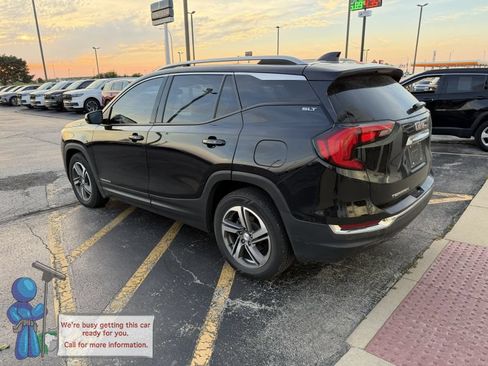 Used 2018 GMC Terrain SLT w/ Preferred Package FWD image 3