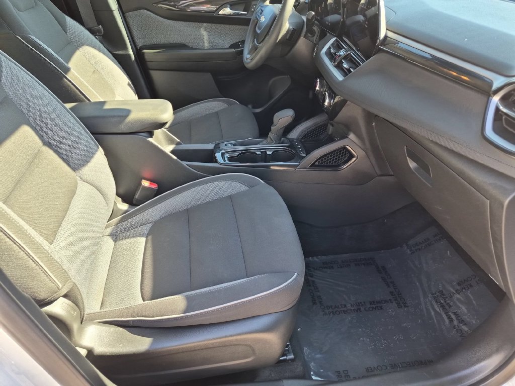 Used 2025 Chevrolet TrailBlazer LT AWD/4WD image 29