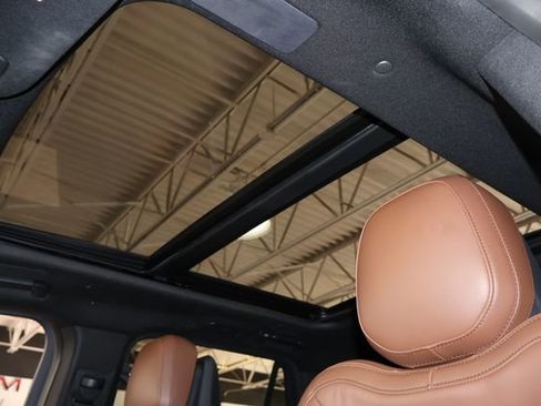 Certified 2023 Lincoln Navigator L Reserve AWD/4WD image 31