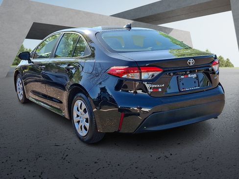 Used 2023 Toyota Corolla LE w/ Carpet Mat Package (TMS) FWD image 4