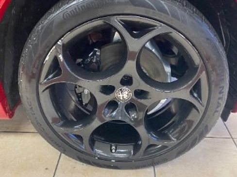 Used 2023 Alfa Romeo Stelvio Estrema image 36