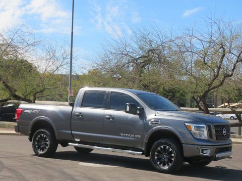 Used 2017 Nissan Titan PRO-4X image 4