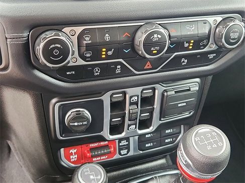 Used 2025 Jeep Wrangler Rubicon w/ Safety Group image 8