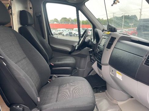 Used 2018 Mercedes-Benz Sprinter 2500 image 14