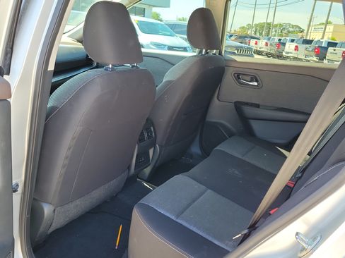 Used 2023 Nissan Rogue SV FWD image 13
