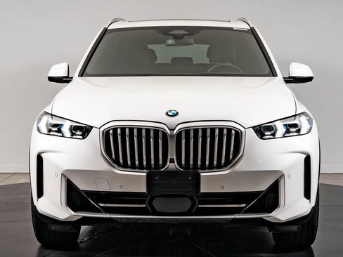 Used 2024 BMW X5 xDrive40i w/ Premium Package AWD/4WD image 2