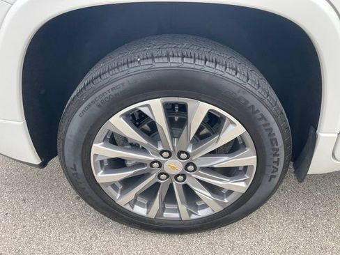 Used 2023 Chevrolet Traverse Premier AWD/4WD image 6