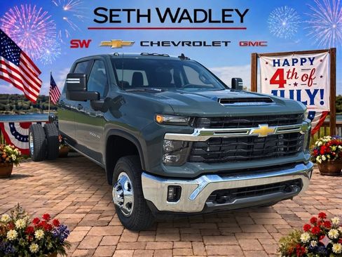 New 2026 Chevrolet Silverado 3500 LT w/ Convenience Package AWD/4WD image 1