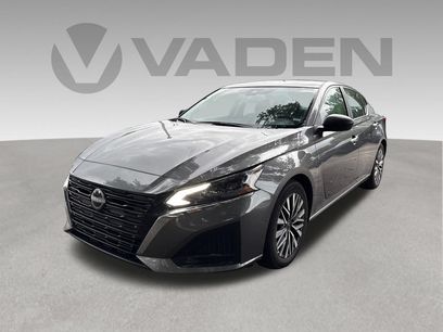 Used 2025 Nissan Altima 2.5 SV