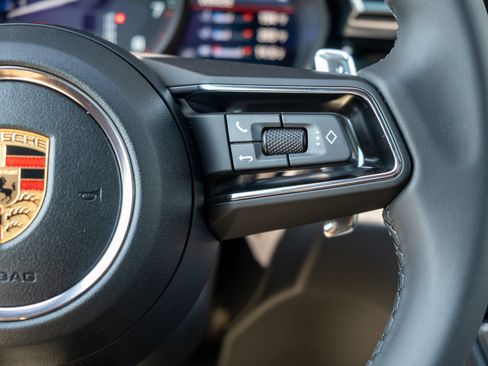 Certified 2026 Porsche Macan image 25