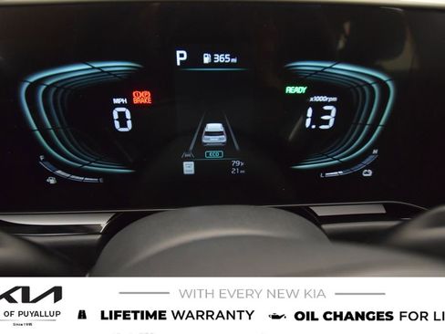 New 2025 Kia Niro EX image 18