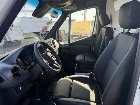 Used 2023 Mercedes-Benz Sprinter 3500 image 15