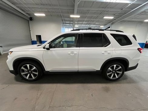 Used 2023 Honda Pilot Elite image 6
