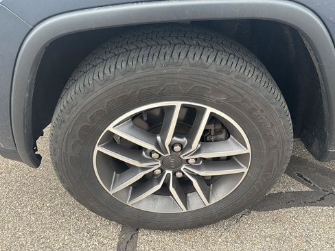 Used 2021 Jeep Grand Cherokee Limited AWD/4WD image 9