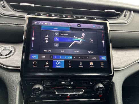 Used 2021 Jeep Grand Cherokee L Limited image 16