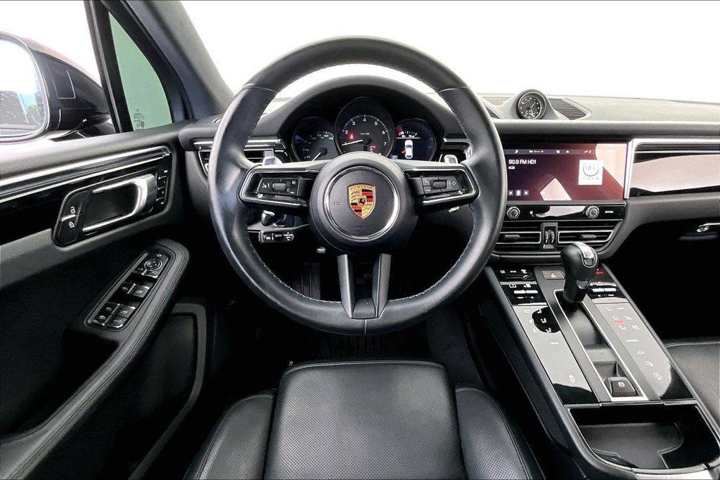 Used 2024 Porsche Macan w/ Premium Plus Package AWD/4WD image 6