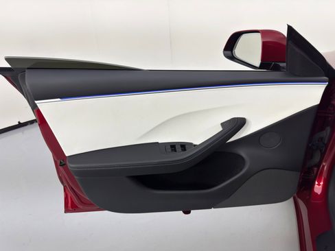 Used 2024 Tesla Model 3 Long Range image 46