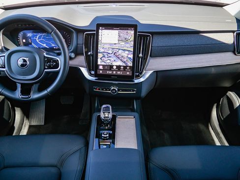 Certified 2026 Volvo XC90 B6 Plus w/ Protection Package AWD/4WD image 14