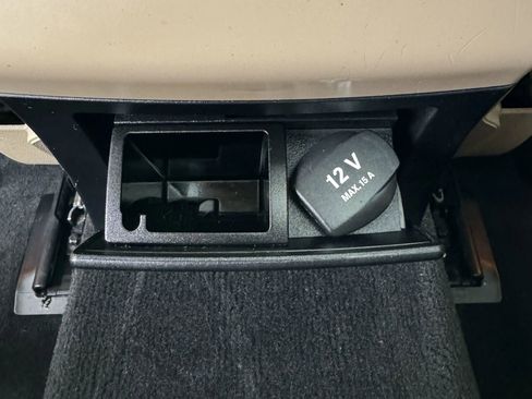 Used 2013 Mercedes-Benz E 350 Sedan image 50