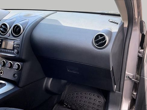 Used 2012 Nissan Rogue SV AWD/4WD image 18