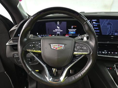 Used 2023 Cadillac Escalade ESV V AWD/4WD image 6