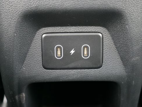 Used 2025 Hyundai Venue SEL FWD image 15