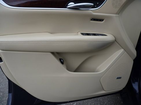 Used 2017 Cadillac XT5 Premium Luxury w/ Driver Assist Package FWD image 20