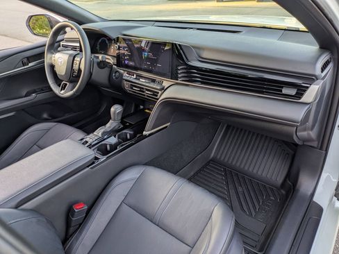 Used 2025 Toyota Camry XSE FWD image 37