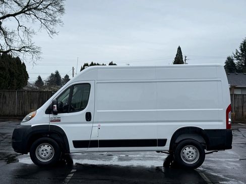 Used 2020 RAM ProMaster 2500 FWD image 2