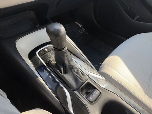 Used 2020 Toyota Corolla LE FWD image 20