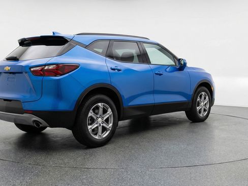 Used 2025 Chevrolet Blazer LT image 9