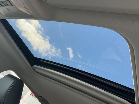 Used 2022 Toyota RAV4 XLE Premium w/ Carpet Mat Package (TMS) image 25