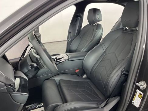 Used 2024 BMW 530i RWD image 19