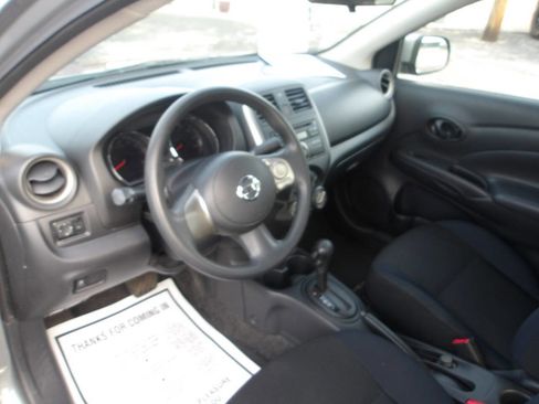 Used 2012 Nissan Versa SV image 11