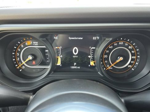 Used 2024 Jeep Wrangler Unlimited Sahara w/ Technology Group AWD/4WD image 25