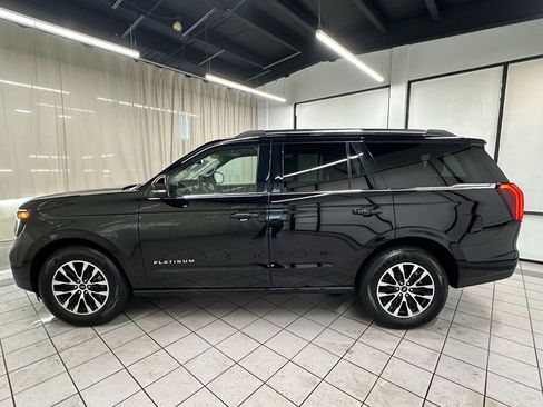 Used 2025 Ford Expedition Platinum image 8